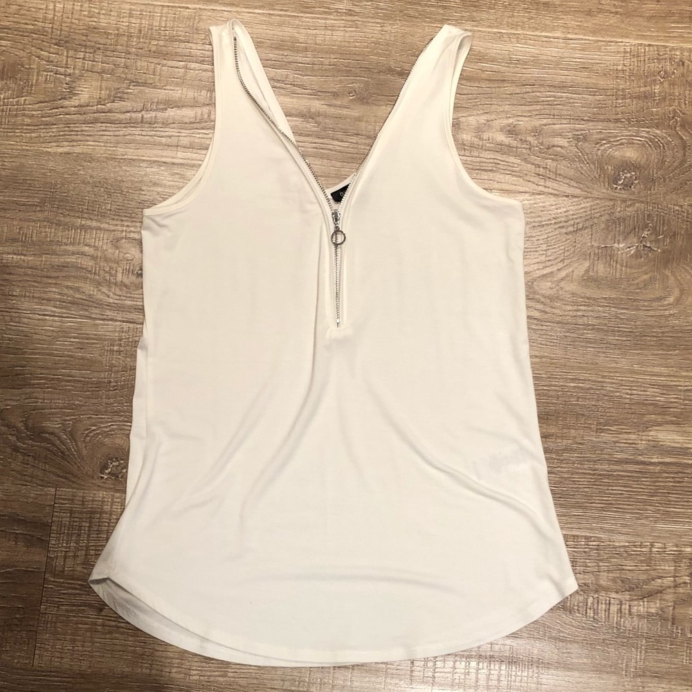 (NWOT) White Tank Silver Zipper V Neck Rayon